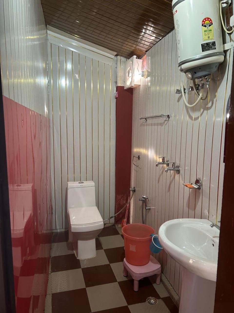 Hotel Mountain View Sari Екстериор снимка