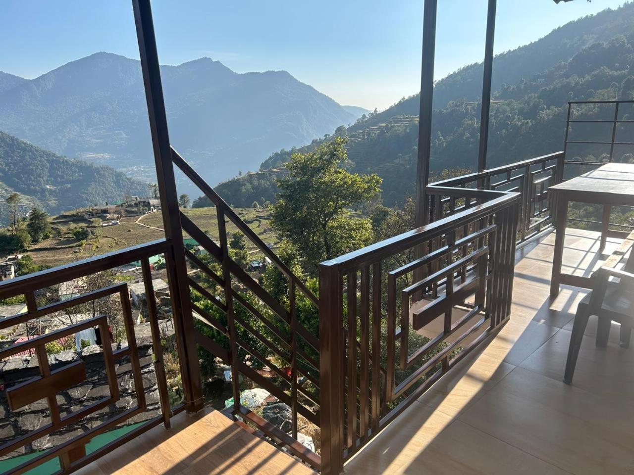 Hotel Mountain View Sari Екстериор снимка