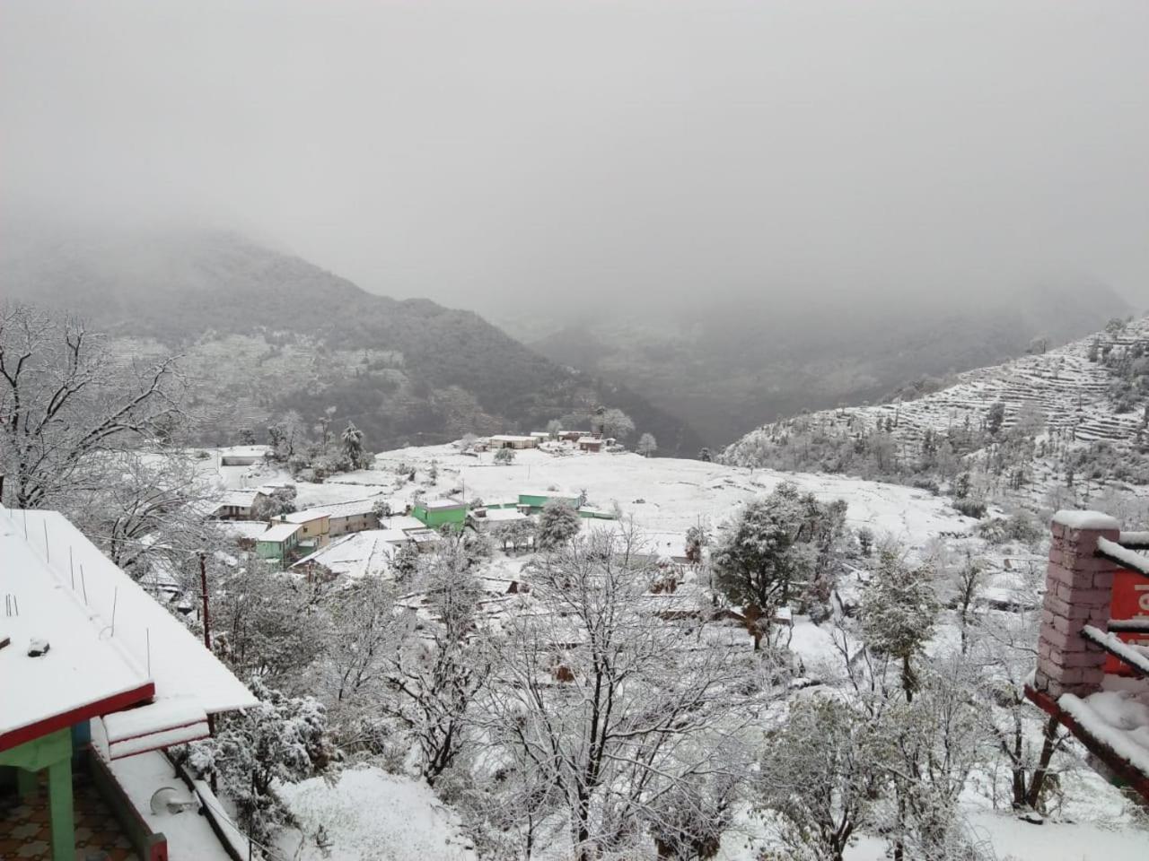 Hotel Mountain View Sari Екстериор снимка